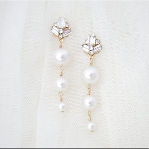 Pearl drop earrings